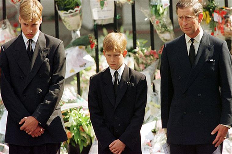 Ex-agente partilha conversa que teve com William e Harry depois de Diana ter morrido