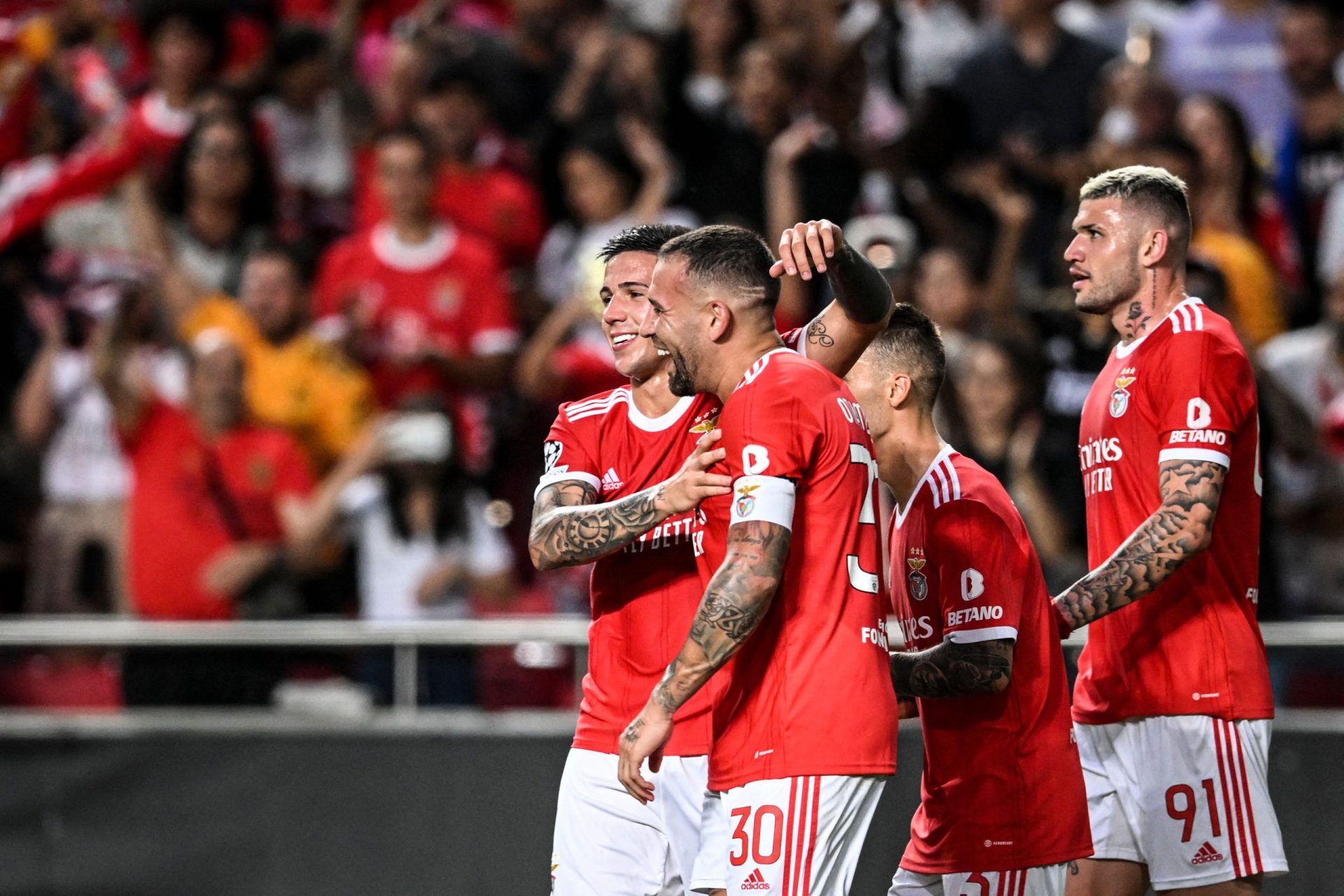 Benfica não dá tréguas e confirma presença na fase de grupos da Liga dos Campeões