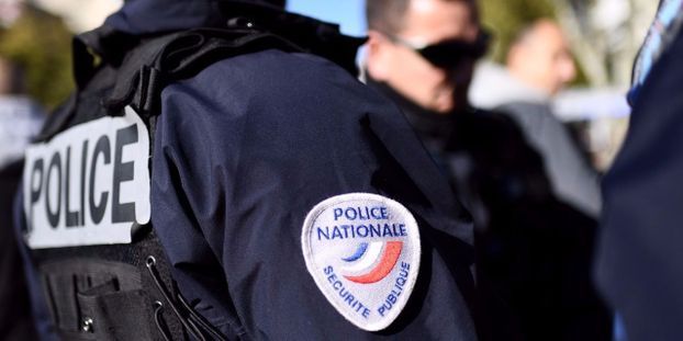 Polícia francesa resgatou 38 imigrantes ilegais que viajavam numa carrinha para Portugal