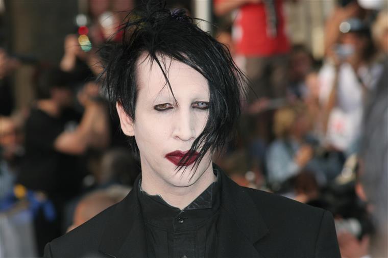 Não há provas suficientes para acusar Marilyn Manson de abusos sexuais, dizem autoridades