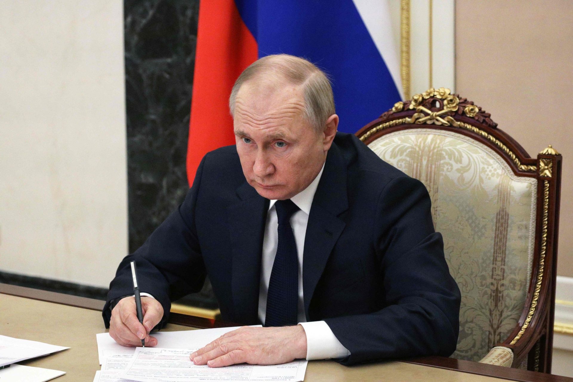 Putin diz que referendos de anexação são para &#8220;salvar a população&#8221; russófona