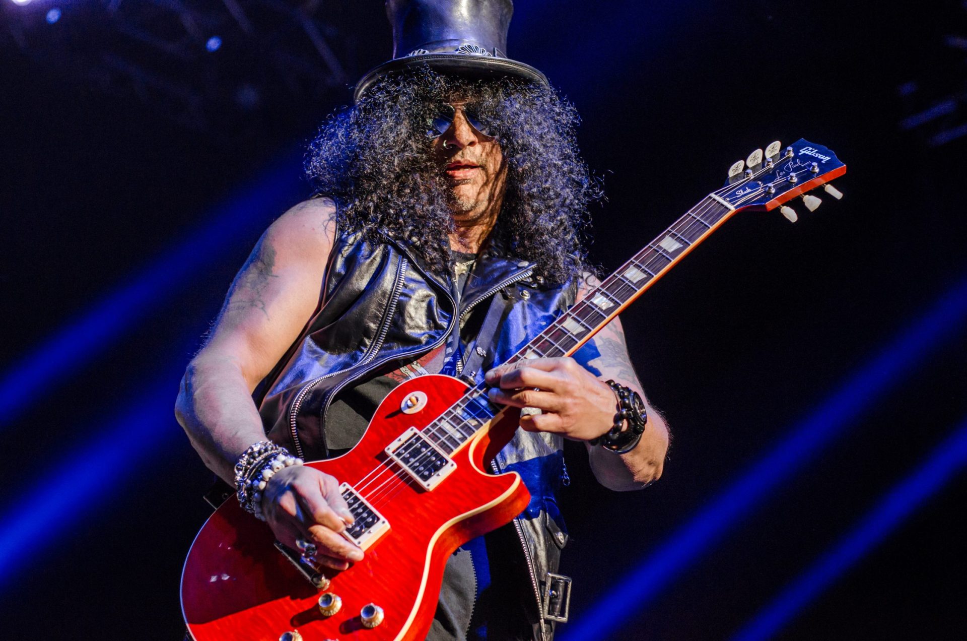 Slash diz que os Guns N’ Roses hoje em dia seriam ‘cancelados’