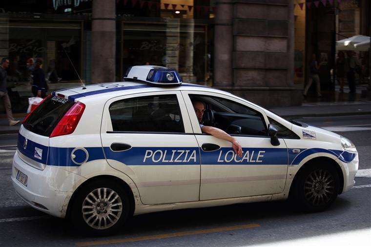 Mãe mata filha de 13 anos com 20 facadas em Itália