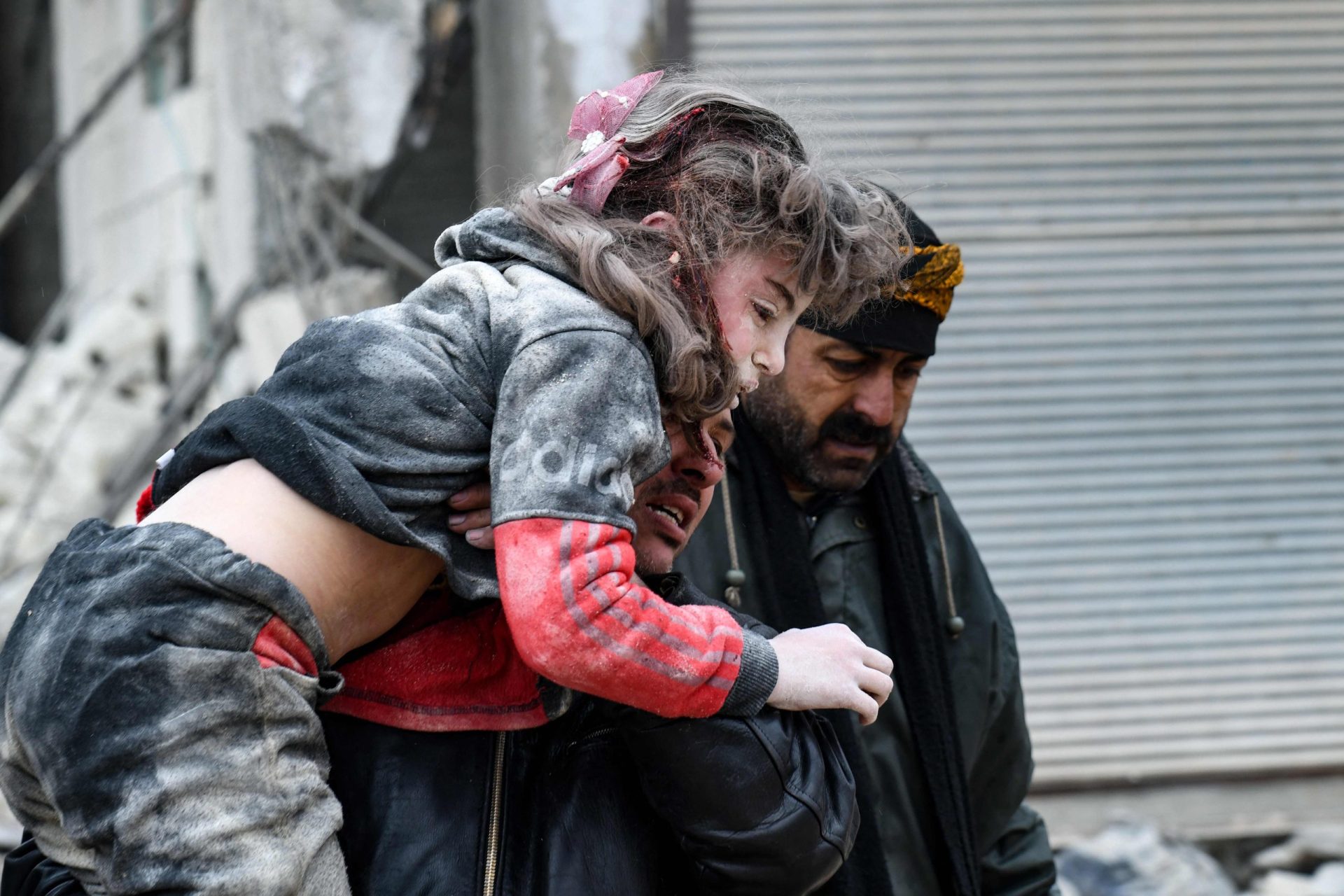 Novo balanço da tragédia na Turquia e na Síria aponta para mais de 5 mil mortos