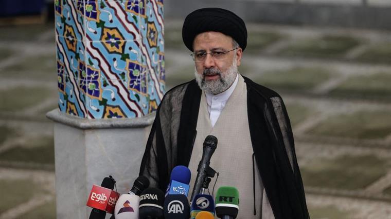 Presidente do Irão solicita inquérito a envenenamento de raparigas