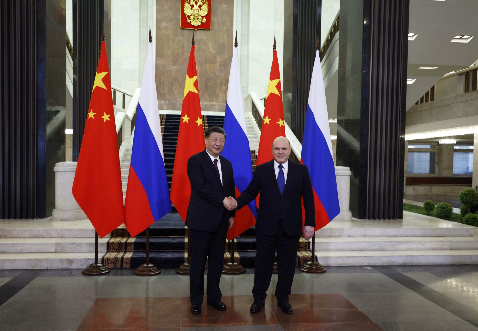 Xi Jinping convida Vladimir Putin a visitar a China este ano