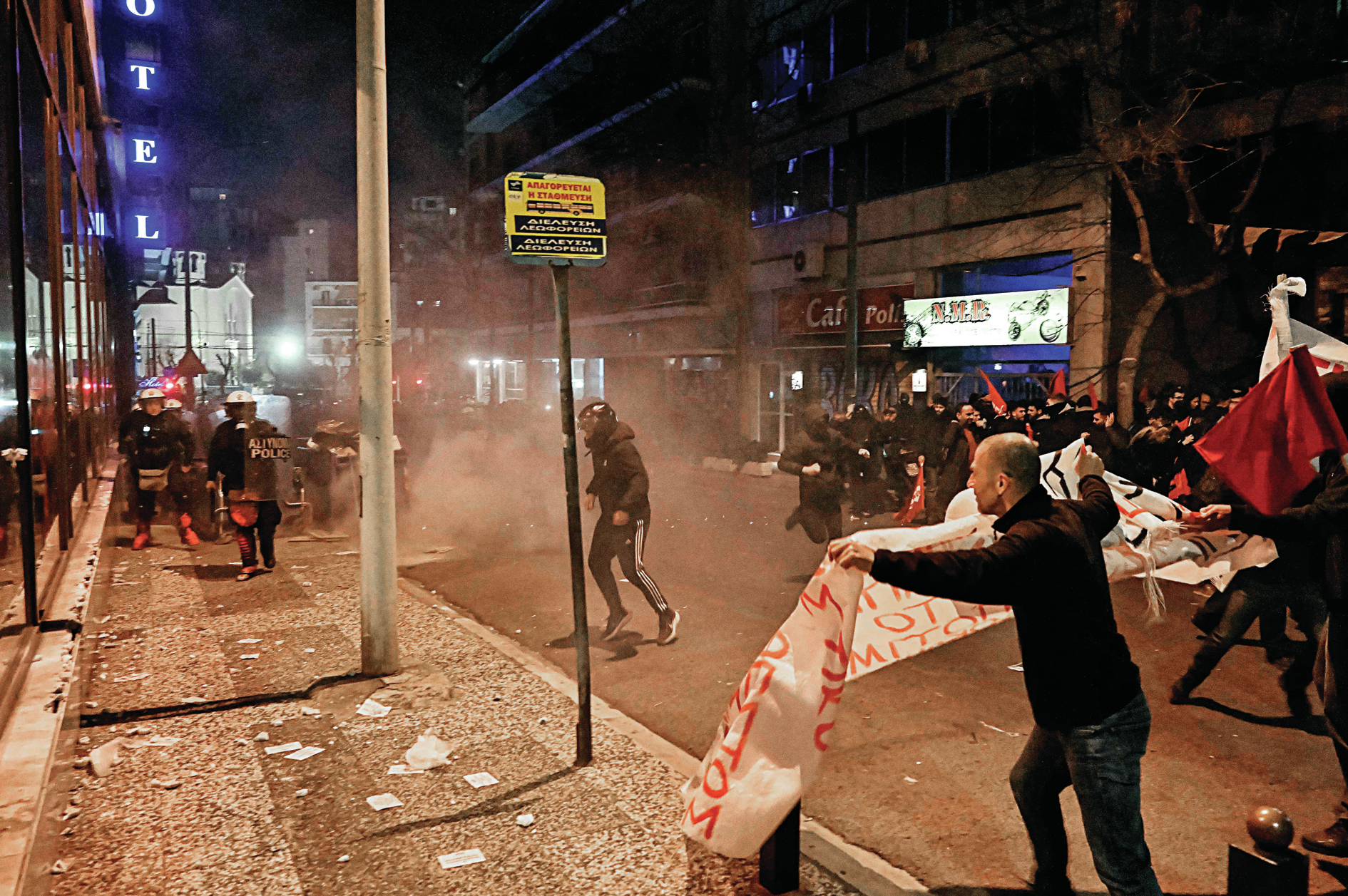 Protestos e greve depois de acidente na Grécia