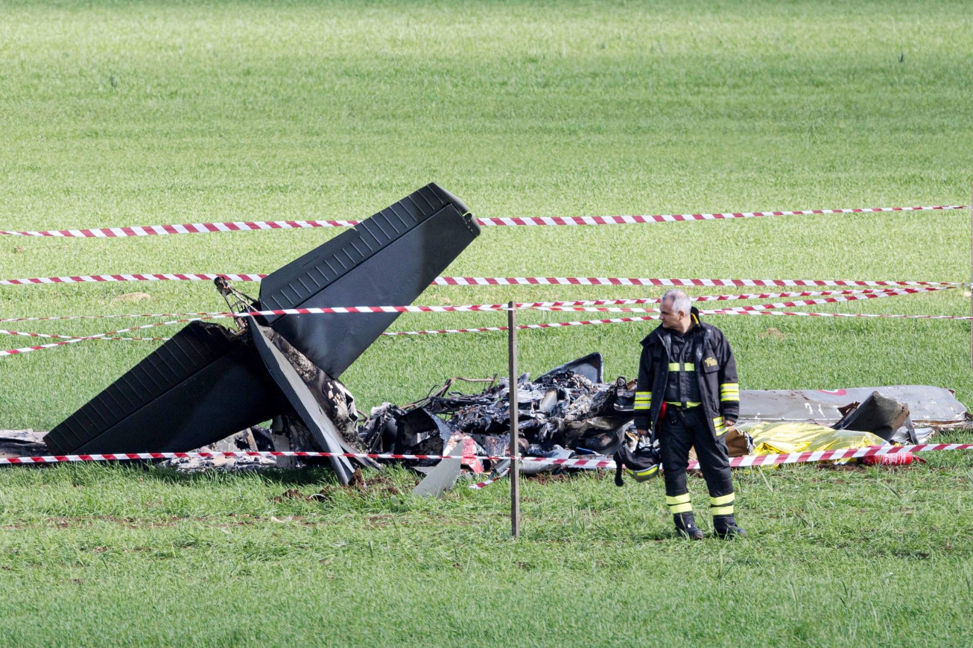 Dois pilotos da força aérea italiana morrem após colisão no ar