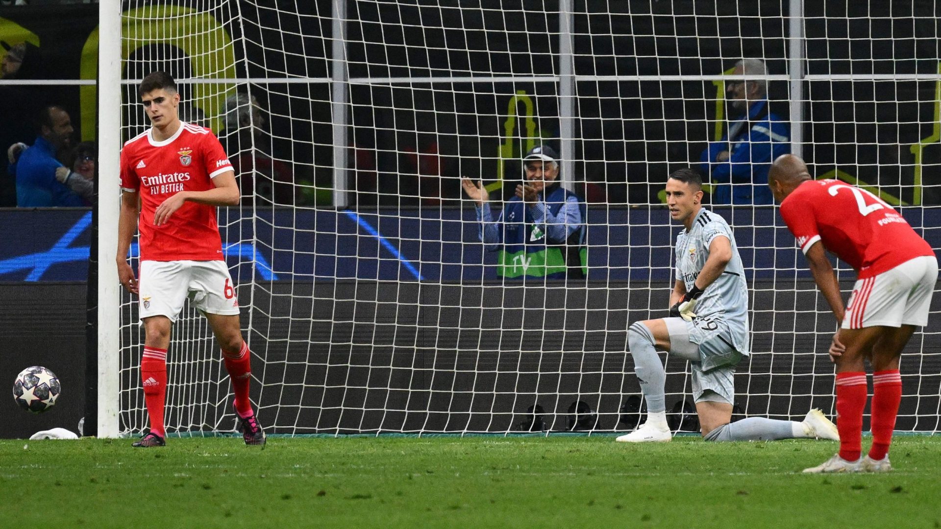 Benfica eliminado pelo Inter de Milão