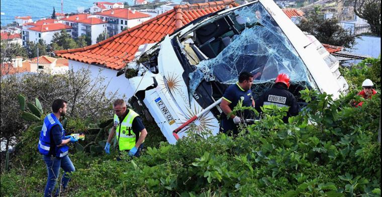 Morreu o motorista do autocarro que se despistou na Madeira em 2019