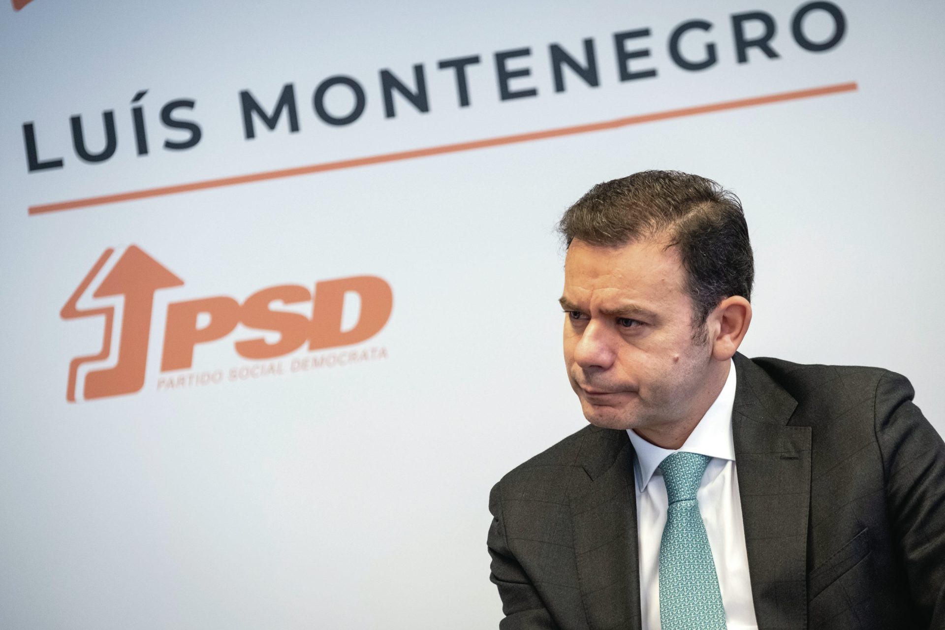 Luís Montenegro pede demissão de João Galamba