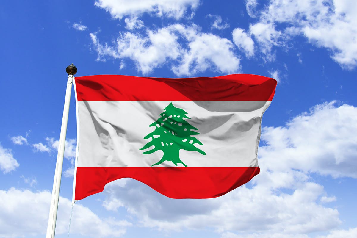 Justiça do Líbano proíbe governador do banco central de abandonar do país