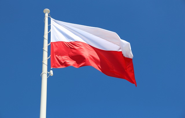 Polónia aplica sanções 365 bielorrussos e fecha fronteira a camiões