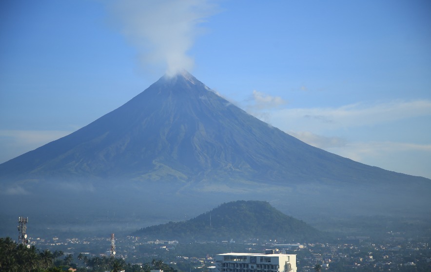 Possível erupção vulcânica levou a que 10 mil pessoas deixassem as suas casas nas Filipinas