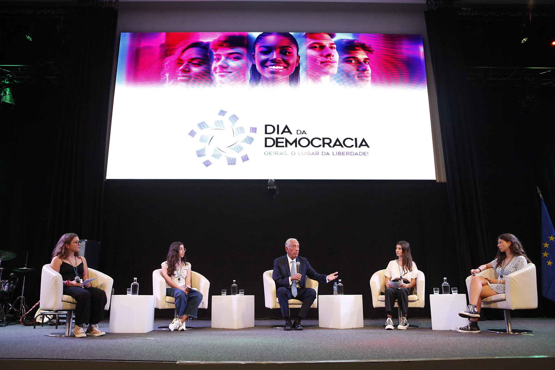 Presidente da República conversa com alunos de Oeiras sobre “Dia da Democracia”