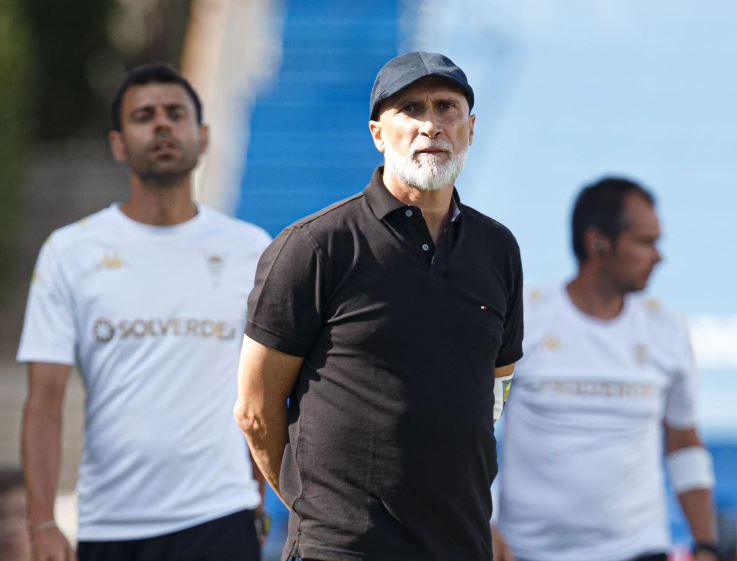 Álvaro Pacheco já não é o treinador do Estoril Praia