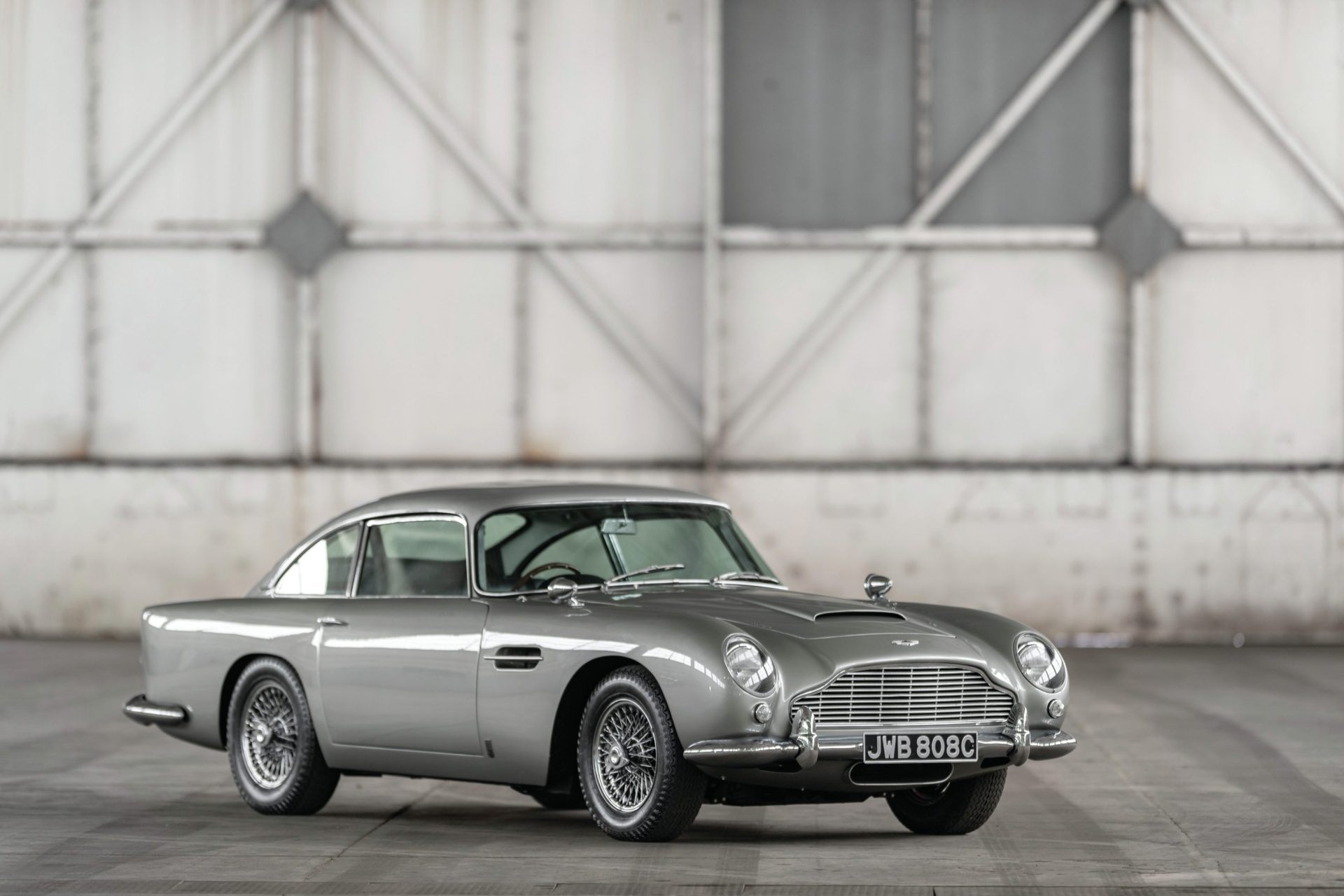 Aston Martin DB5: Aristocracia britânica