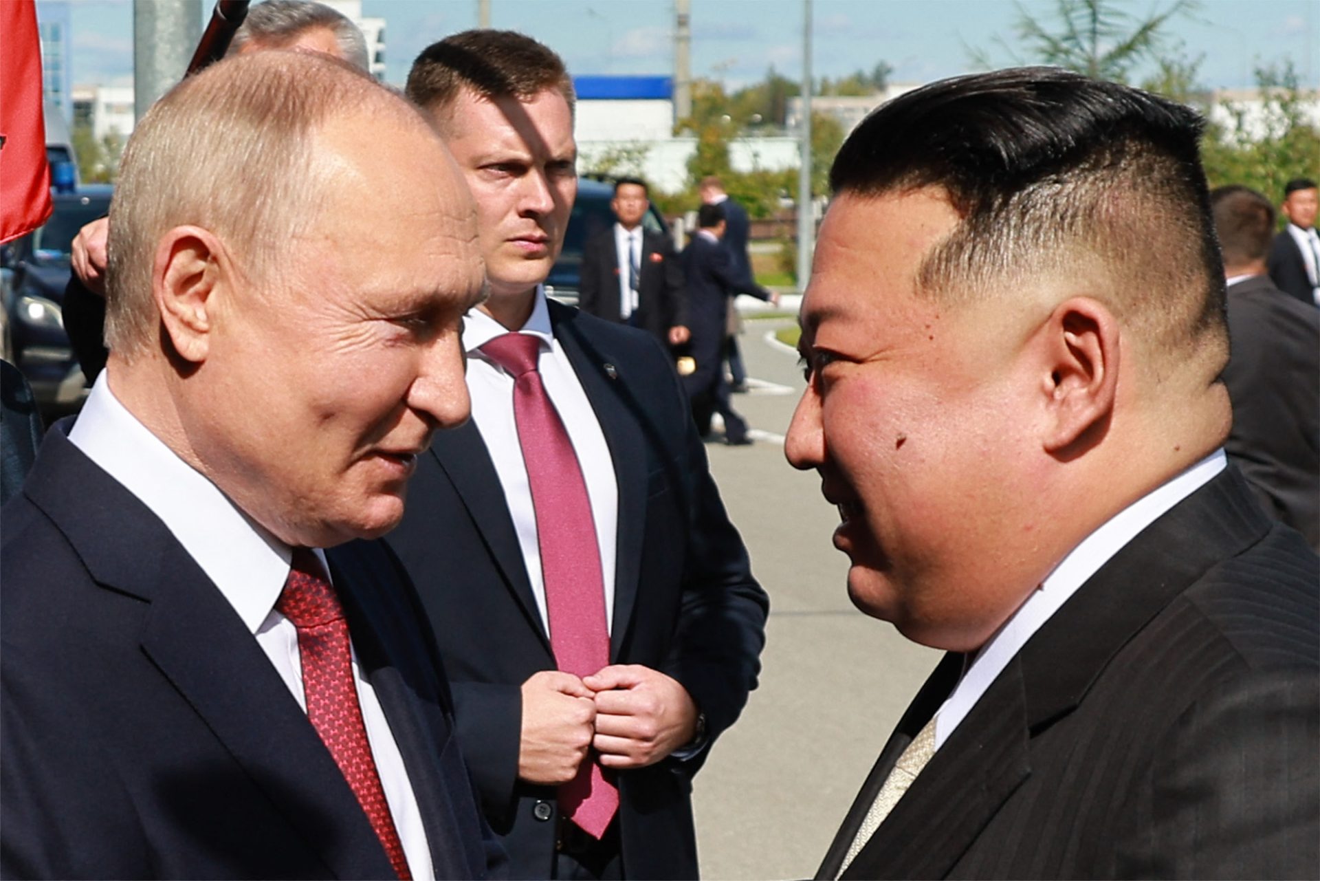 Moscovo diz não que não foi assinado qualquer acordo durante visita de Kim Jong-un