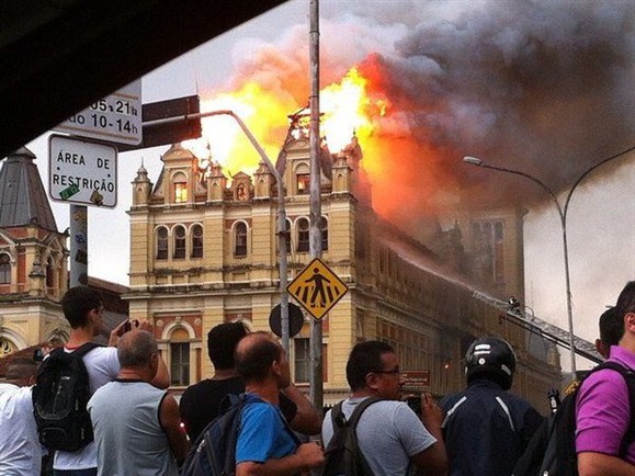Brasil: incêndio no Museu da Língua Portuguesa