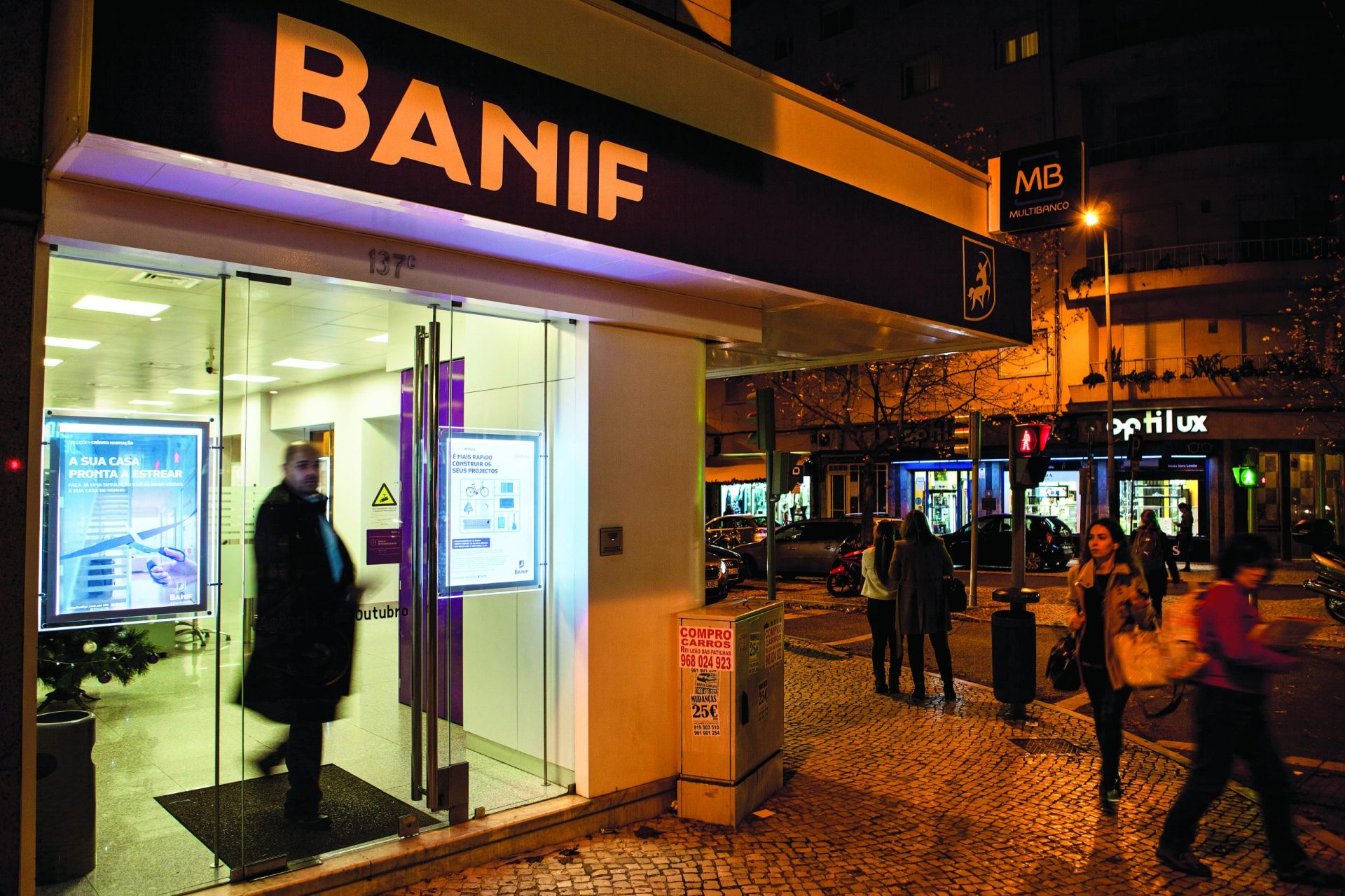 Quase 7500 clientes do Banif tinham mais de 100 mil euros no banco