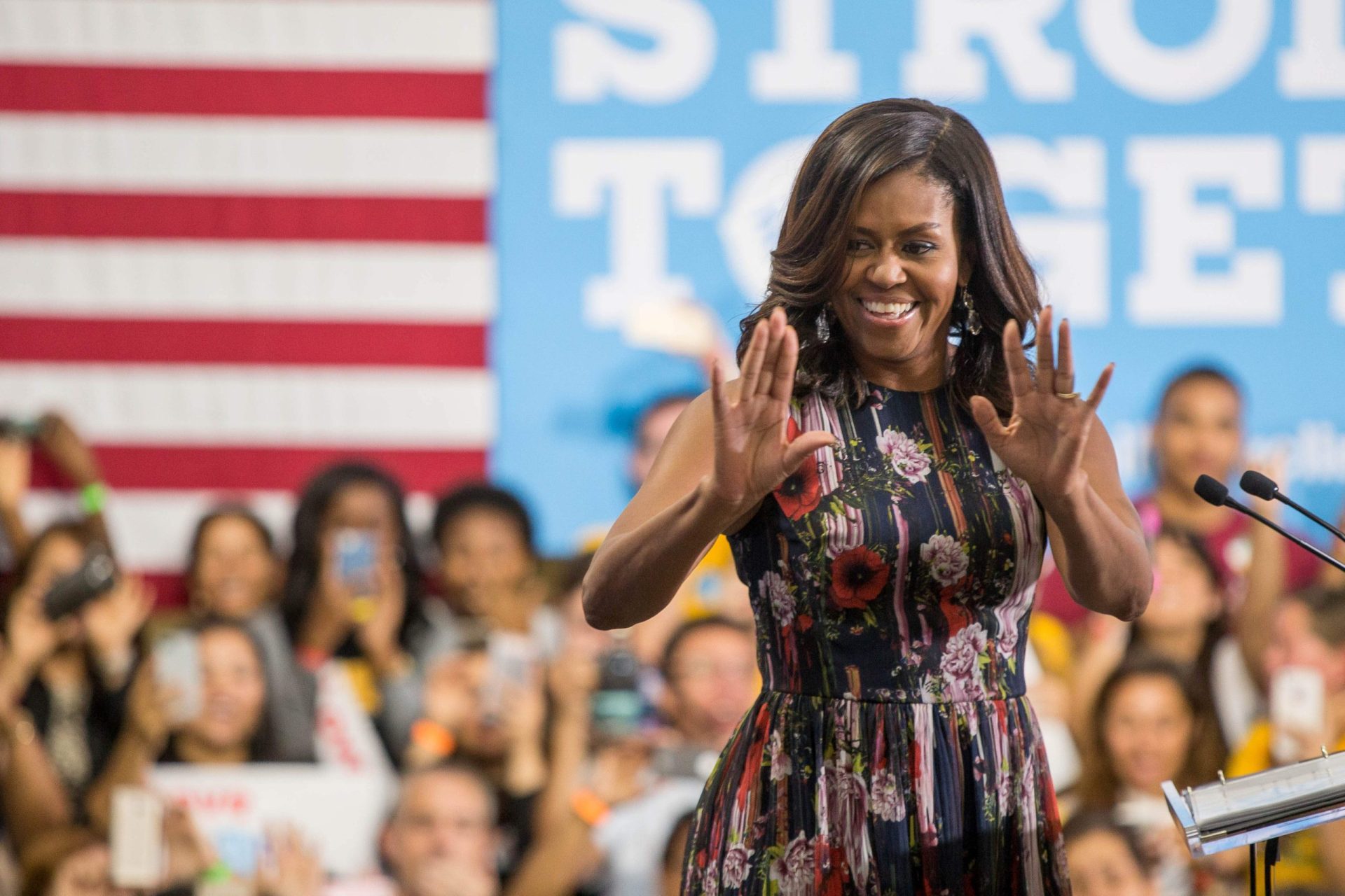 Michelle Obama. “Um candidato a presidente gabou-se de ter abusado sexualmente de mulheres!”