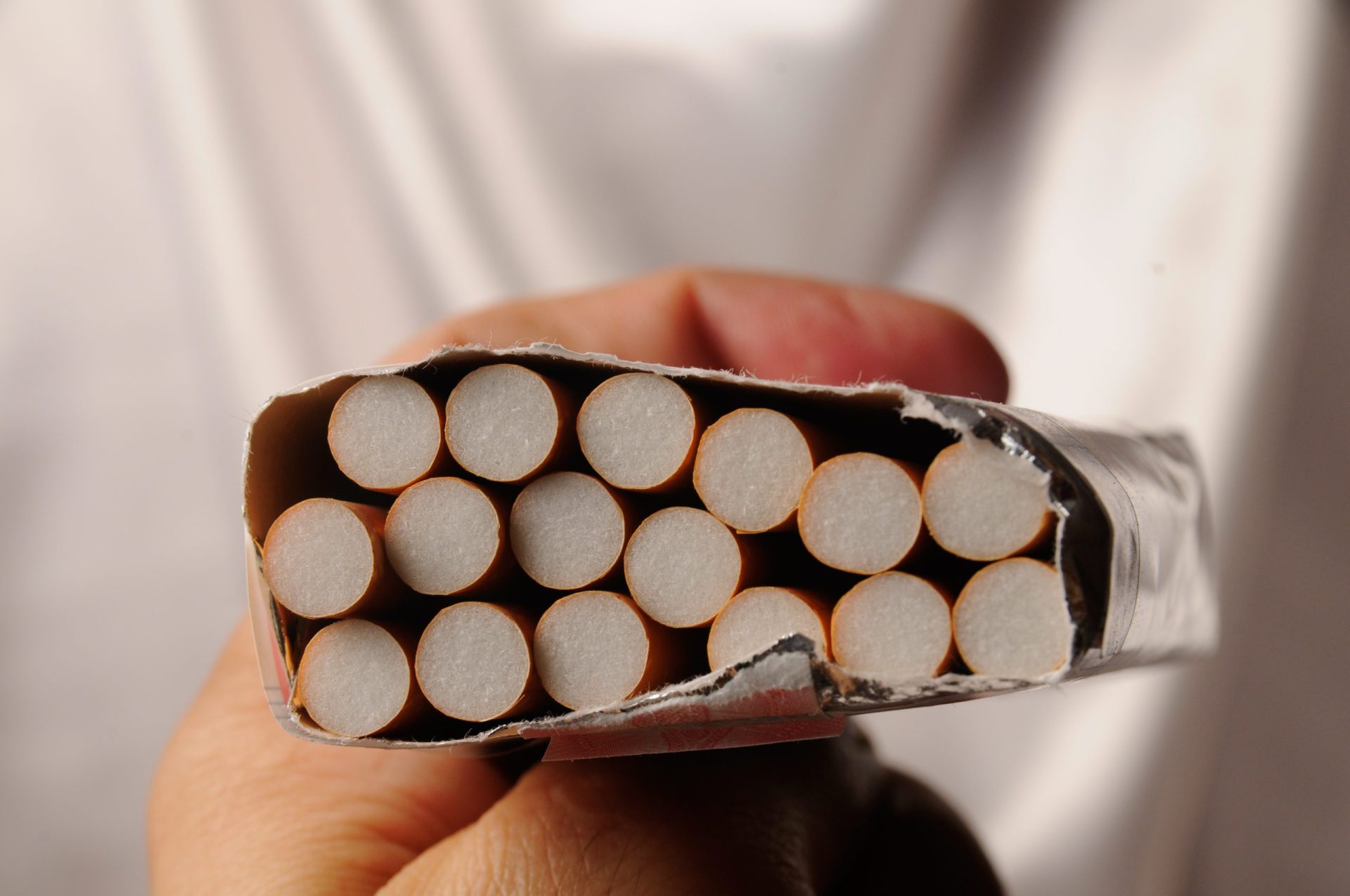 Tabaco: PS e Bloco admitem  alterar proposta do governo  que restringe fumo ao ar livre