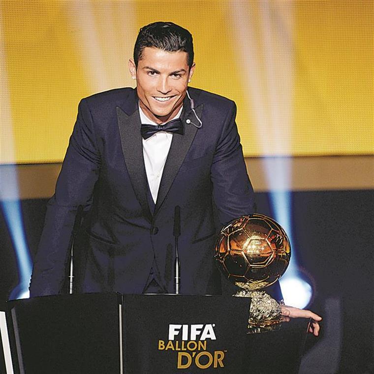 Bola de Ouro. Cristiano Ronaldo confirmado nos 30 nomeados