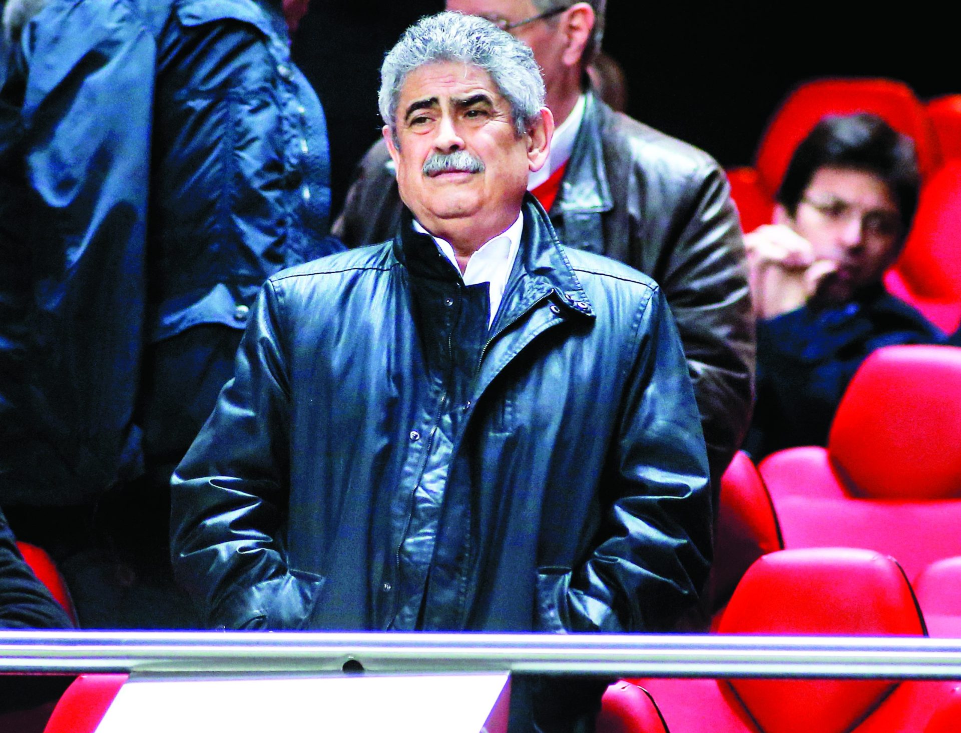 Benfica: uma tranquila solidão em tons  de vermelho