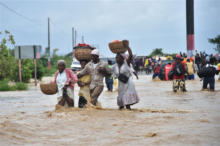 Haiti. Tempestade deixa 350 mil pessoas em risco humanitário.