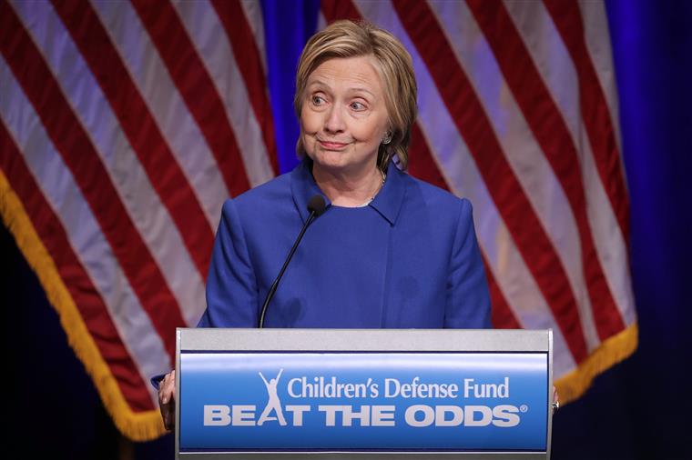 Clinton tem vantagem de mais de dois milhões de votos