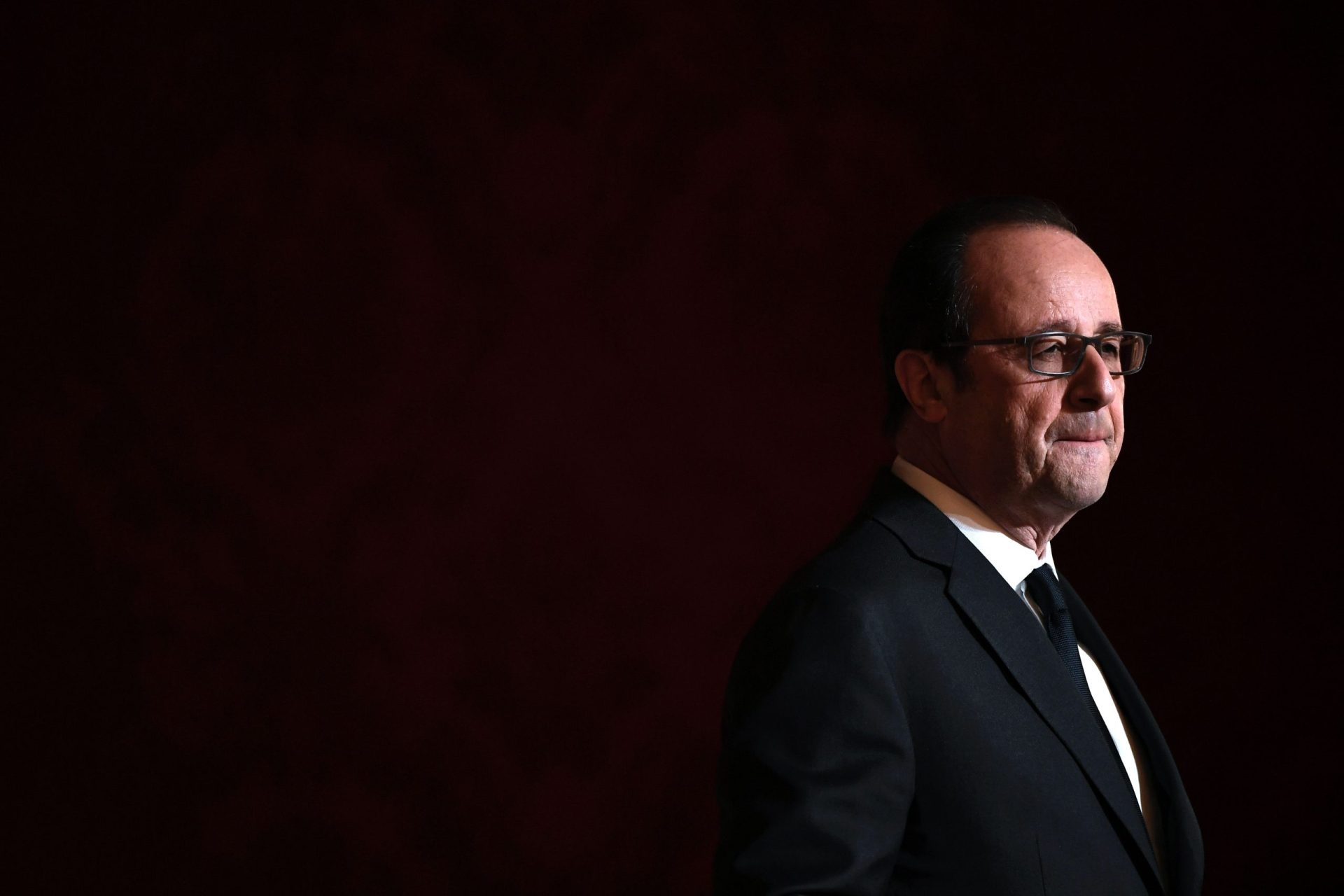 Hollande não se recandidata à presidência francesa