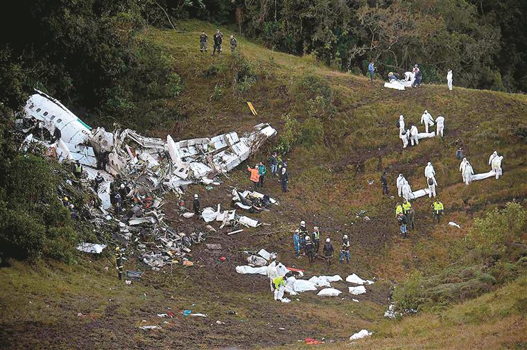 Governo boliviano responsabiliza piloto pelo acidente com equipa da Chapecoense