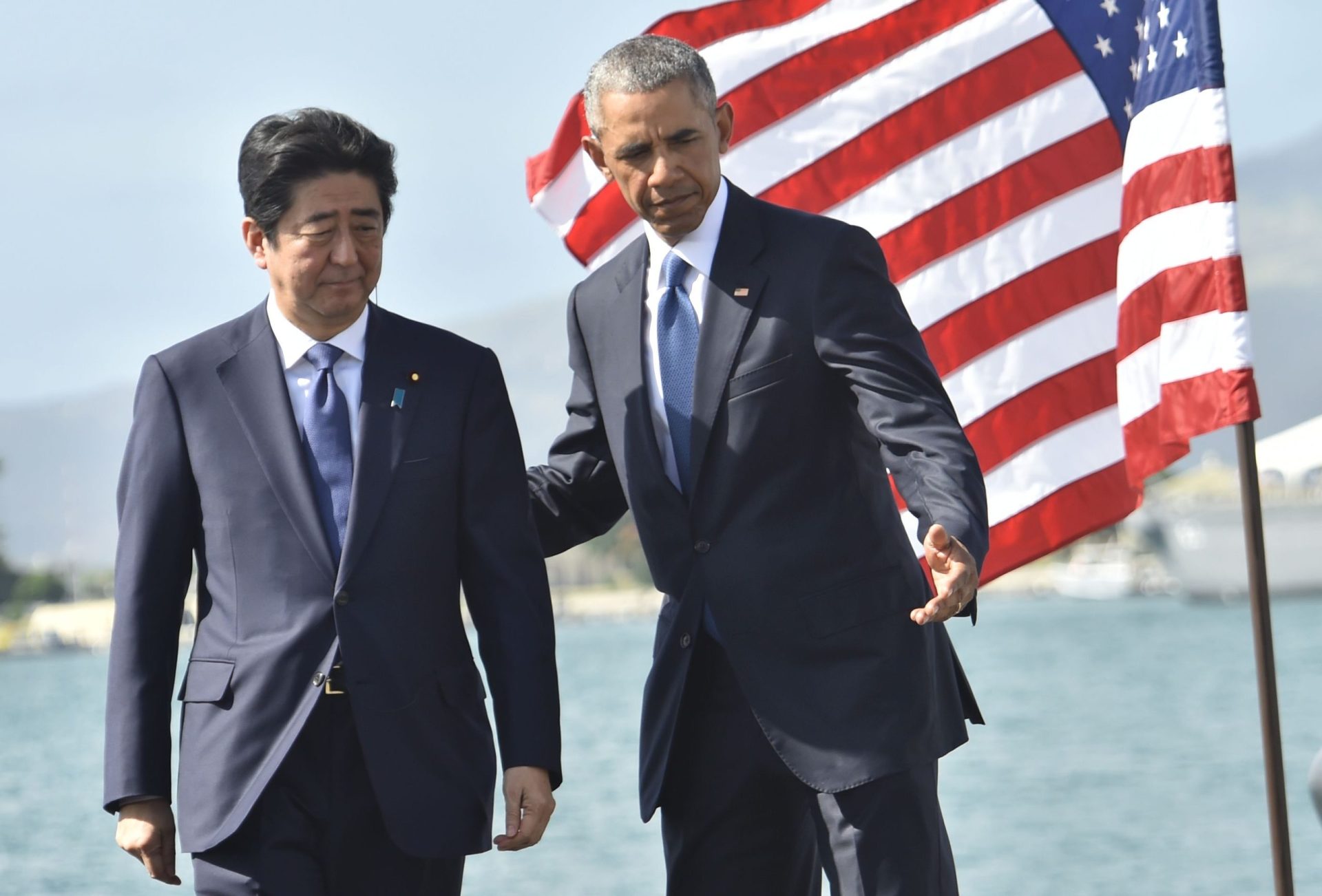 Pearl Harbor. Enquanto Trump não chega, Abe e Obama promovem reconciliação