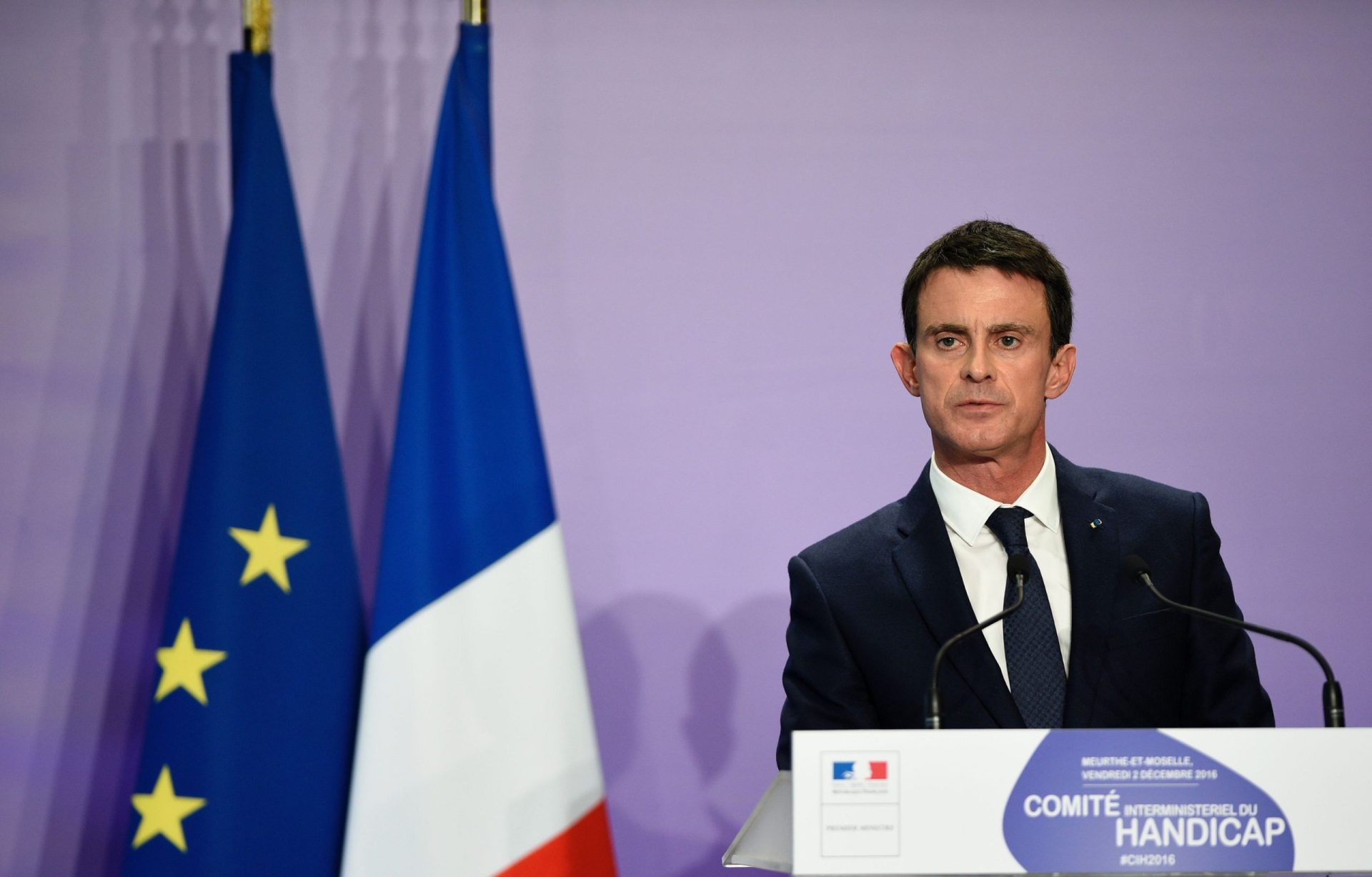 França. Manuel Valls vai apresentar candidatura à presidência