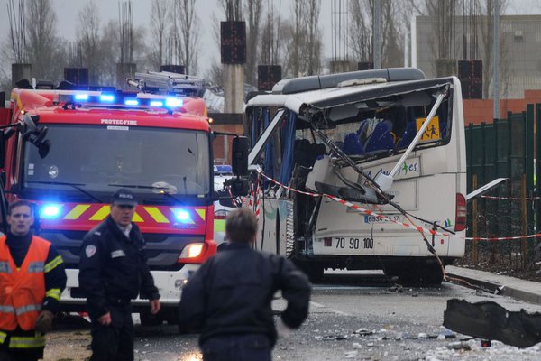 Seis crianças mortas em acidente com autocarro escolar em França