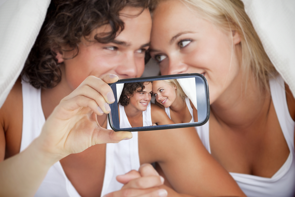 Há cada vez mais casais a tirar ‘selfies after sex’