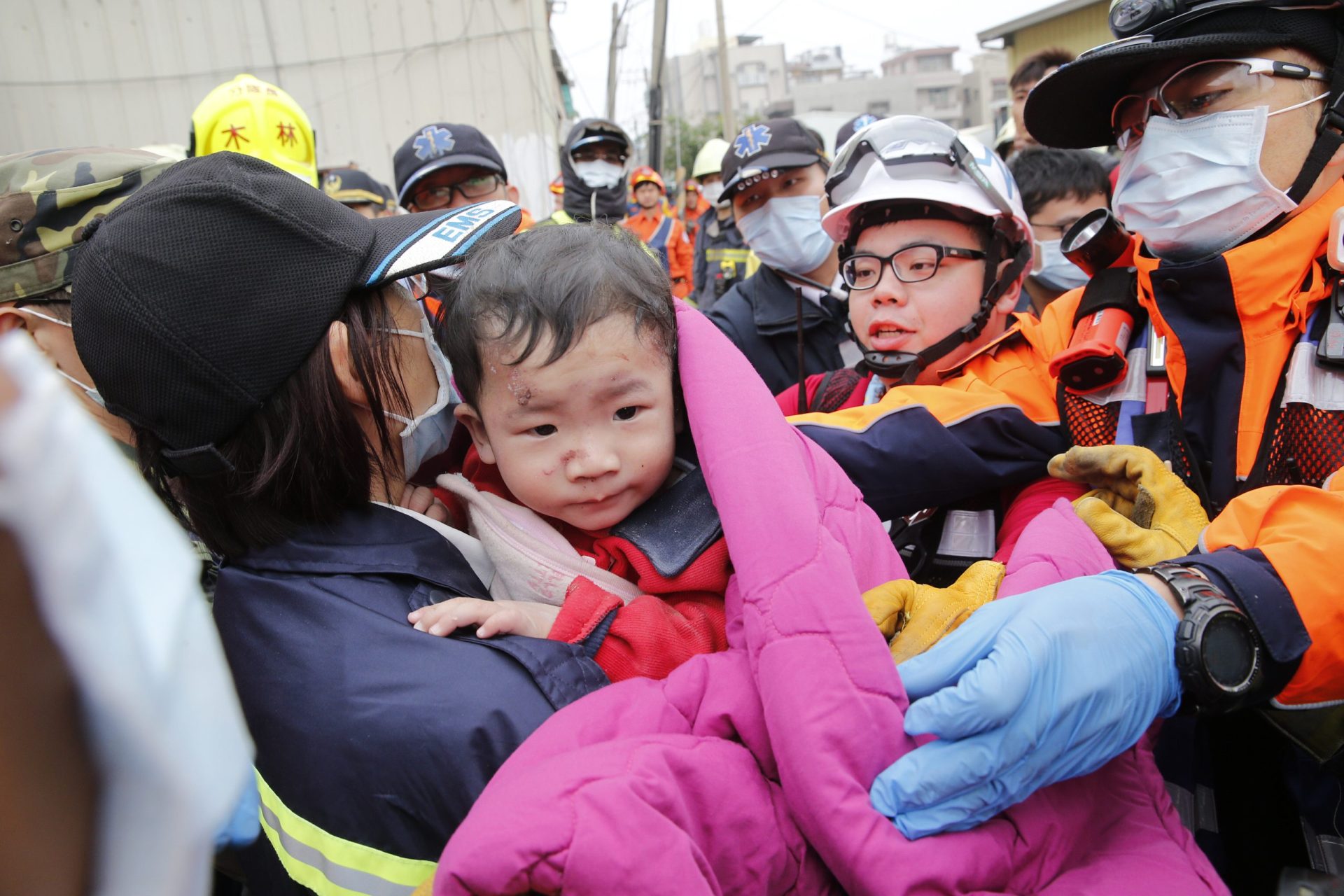 Sismo em Taiwan fez pelo menos 14 mortos