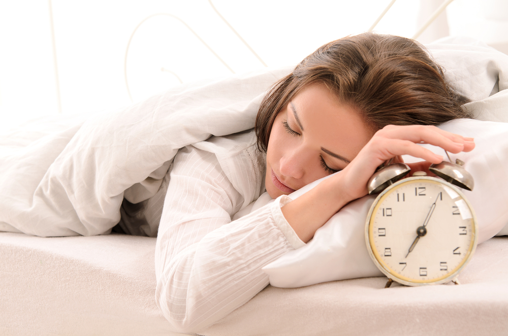 10 sinais de que anda a dormir pouco
