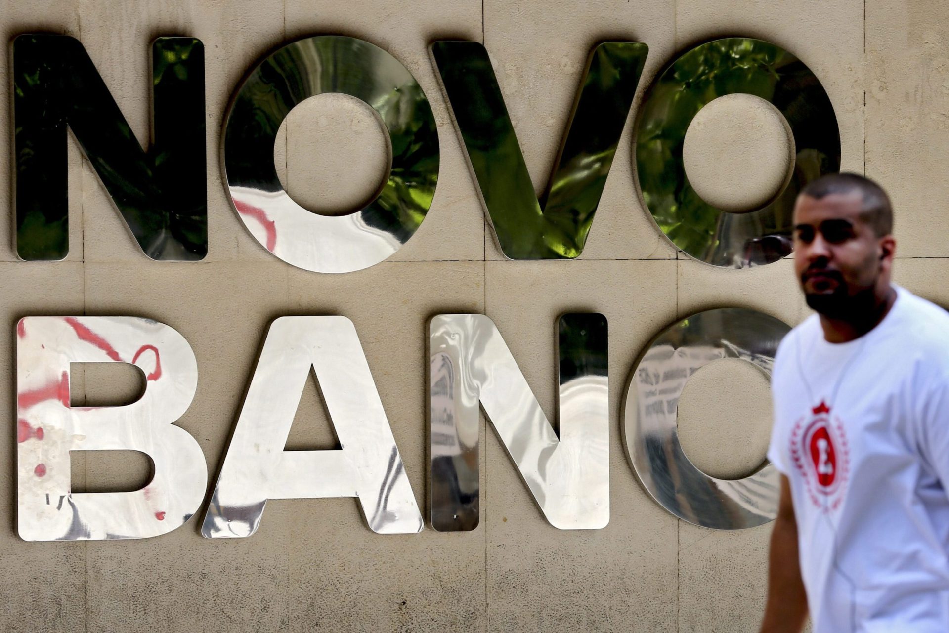 Despedimento coletivo no Novo Banco não avança para já