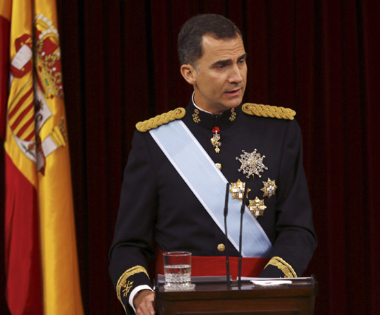O rei de Espanha quer que os partidos negoceiem