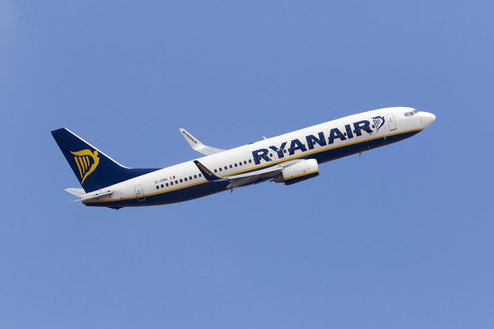 Ryanair vai contratar mais de 300 pessoas em Lisboa e Porto
