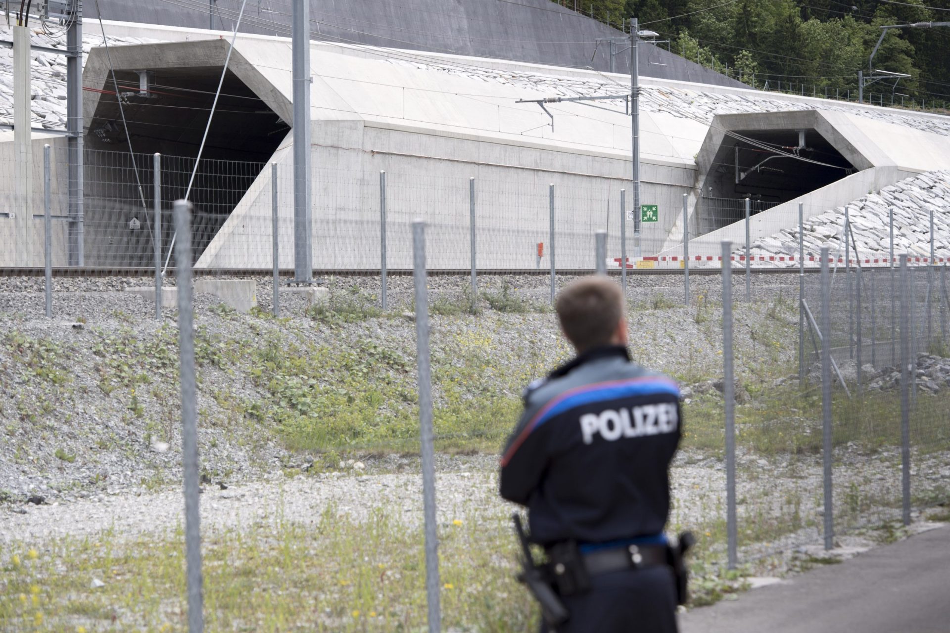 Maior túnel do mundo inaugurado na Suíça