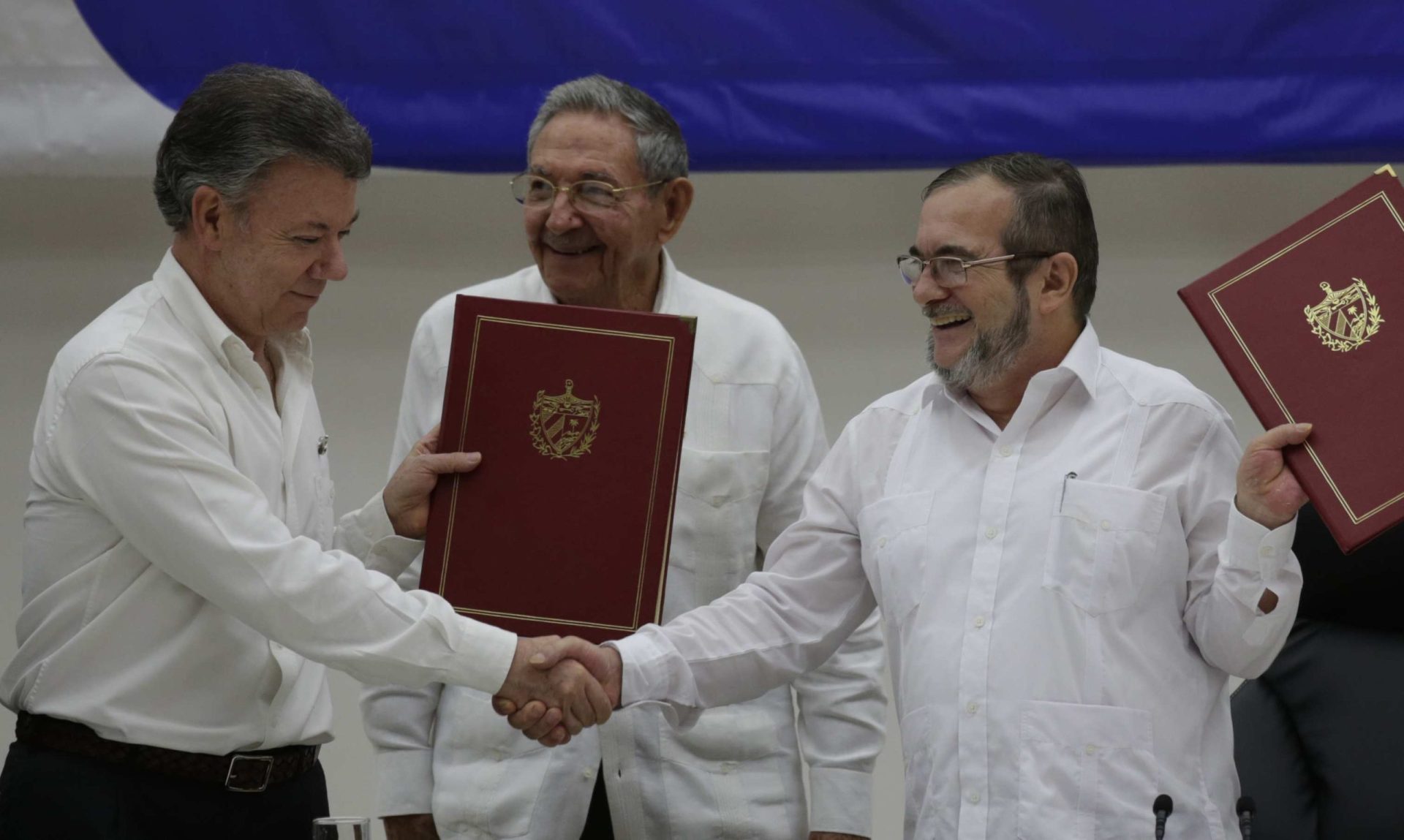 Colômbia: Governo e FARC assinam acordo de cessar-fogo