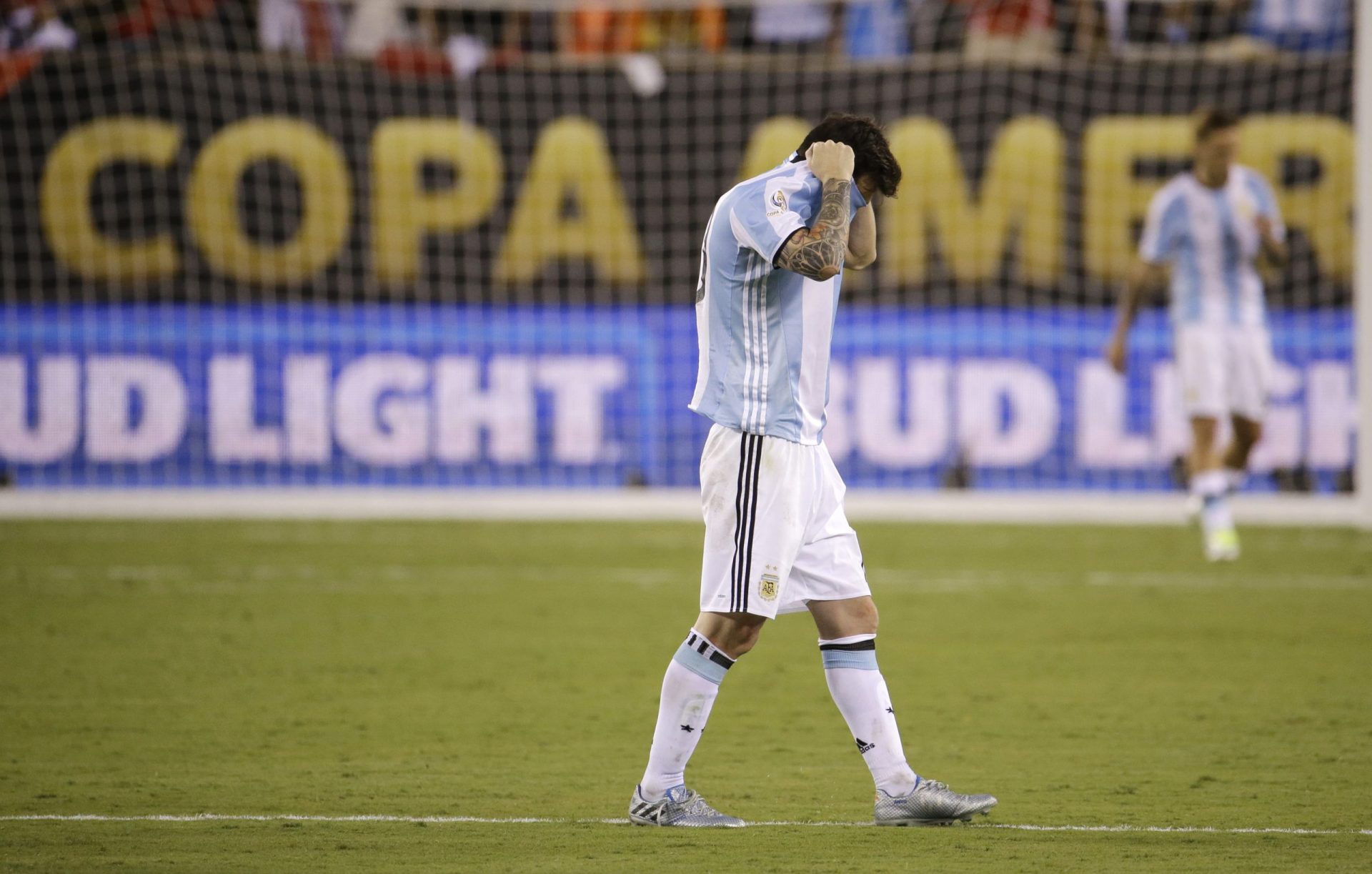 O remate desastroso que precipitou o fim de Messi [vídeo]