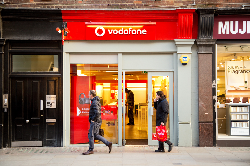 Brexit: Vodafone alerta que poderá deixar a sua sede em Londres