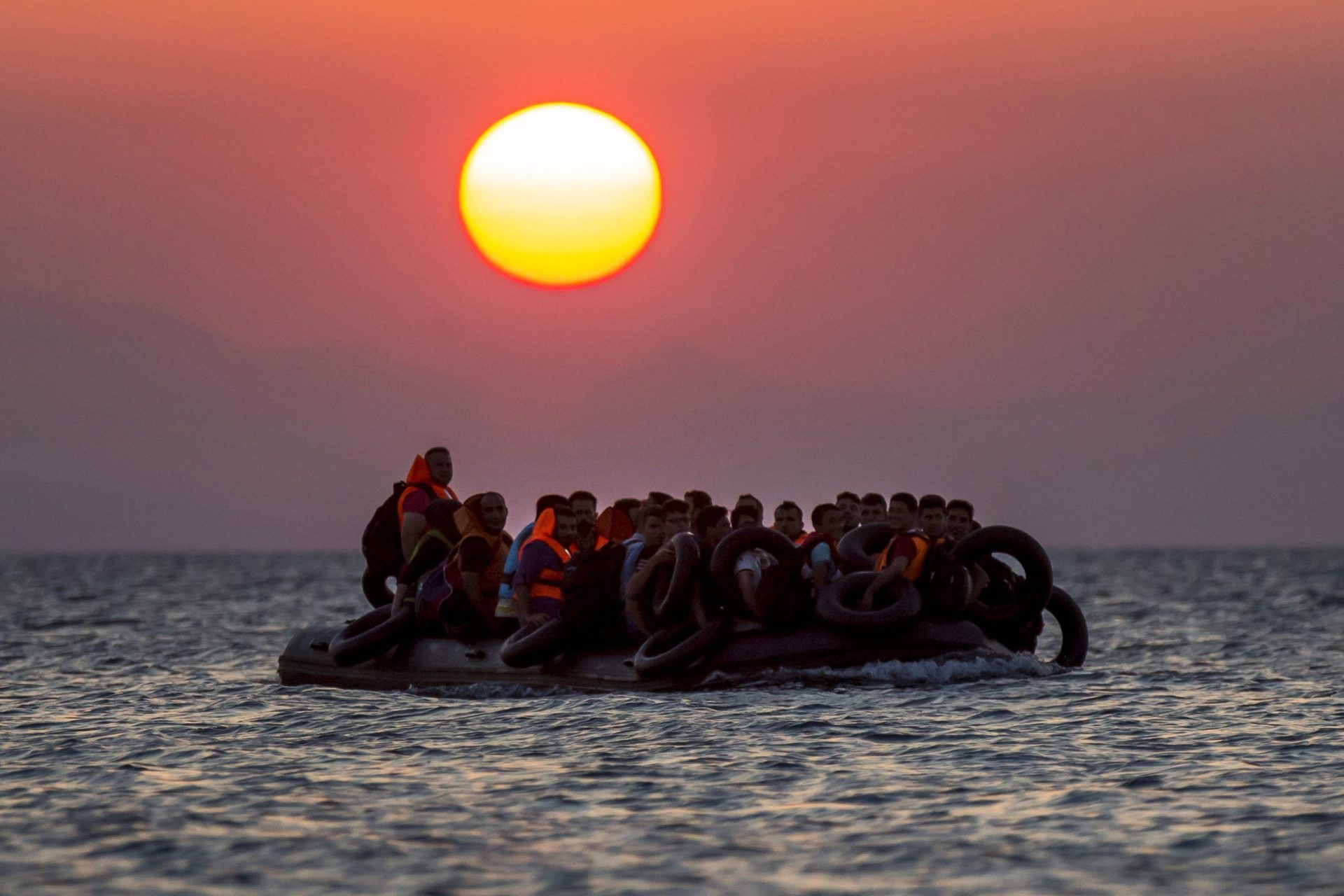 Resgatadas mais de 2000 pessoas no Mediterrâneo