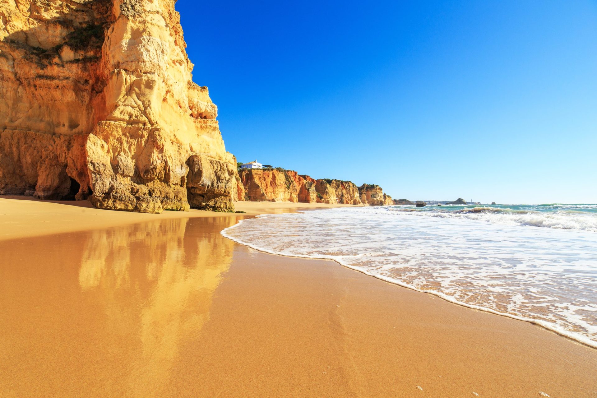 Hotéis do Algarve faturam mais 13,3% em maio