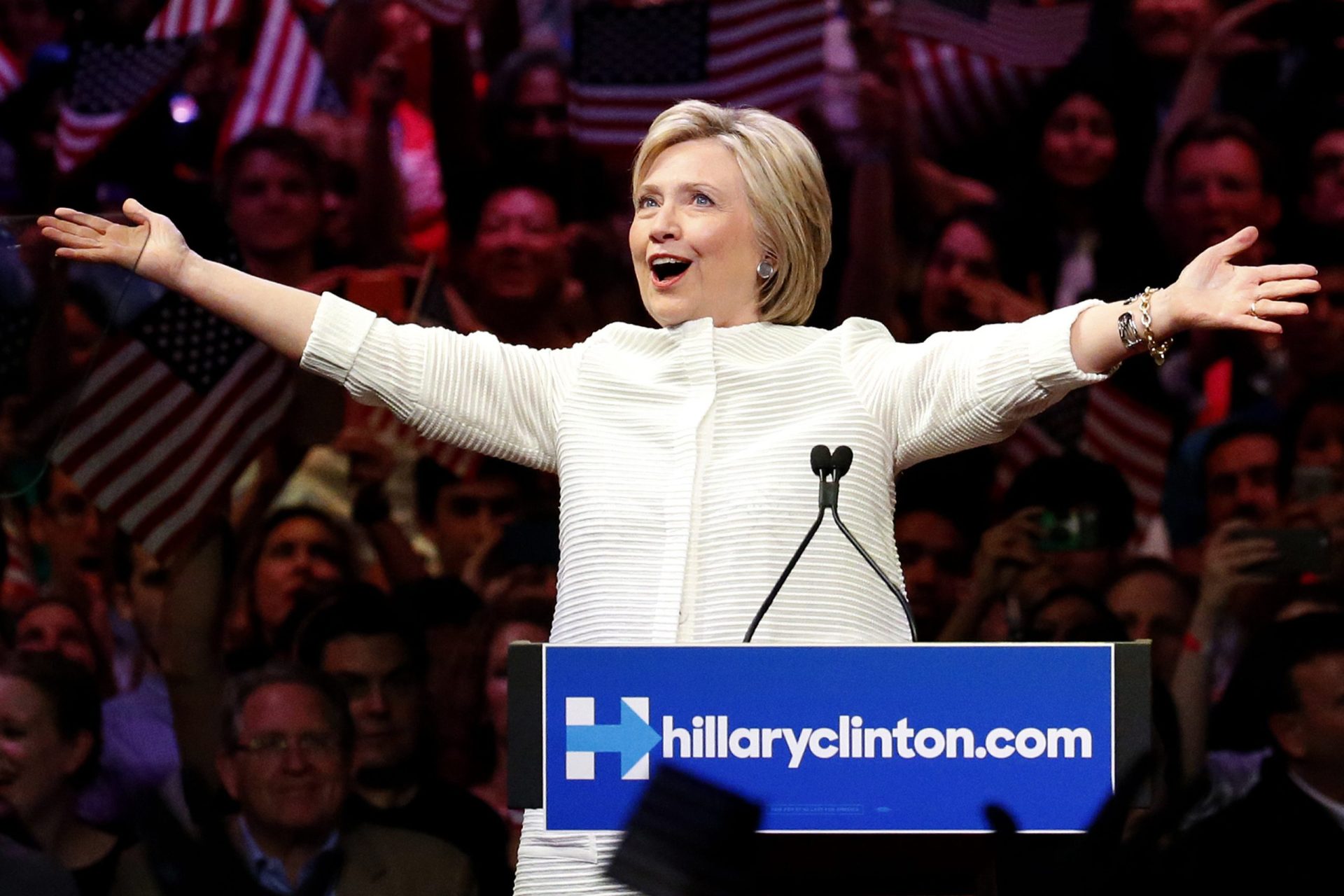 Hillary Clinton prepara-se para ser a primeira mulher a candidatar-se à Casa Branca