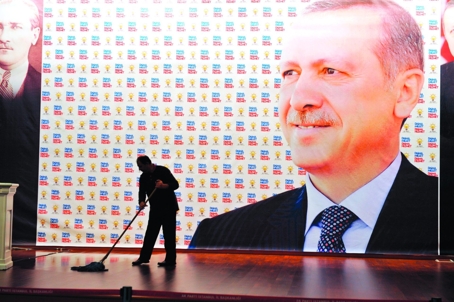 Merkel avisa Erdogan: não há adesão à UE com a pena de morte