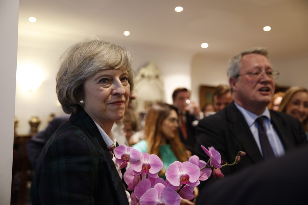 Theresa May diz estar preparada para autorizar ataque nuclear